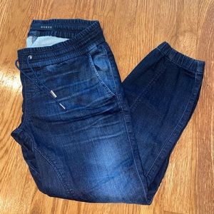 Guess jogger jeans size 25